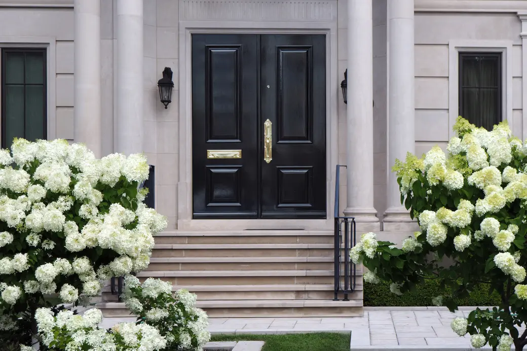 Cool Weather, Warm Welcome: How to Amp Up Your Winter Curb Appeal