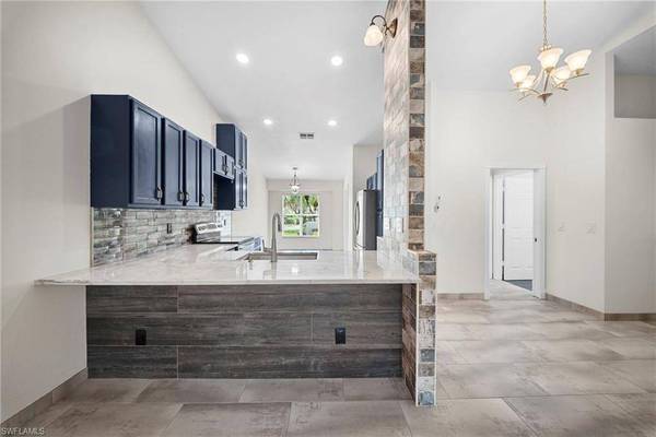 7021 Lone Oak BLVD, Naples, FL 34109