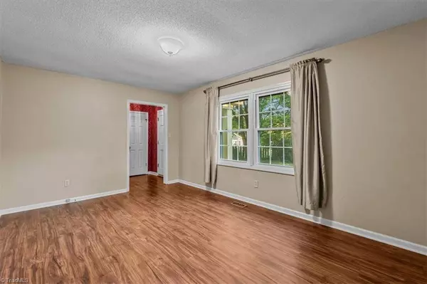 604 Oakdale ST, Liberty, NC 27298