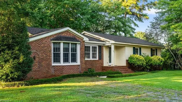 604 Oakdale ST, Liberty, NC 27298