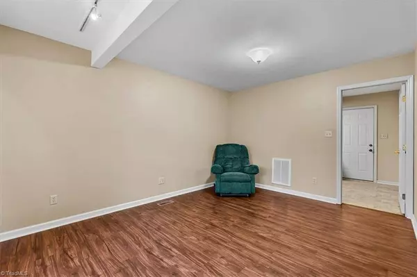 604 Oakdale ST, Liberty, NC 27298