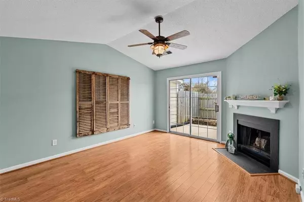 814 Guilford College RD #129, Greensboro, NC 27409