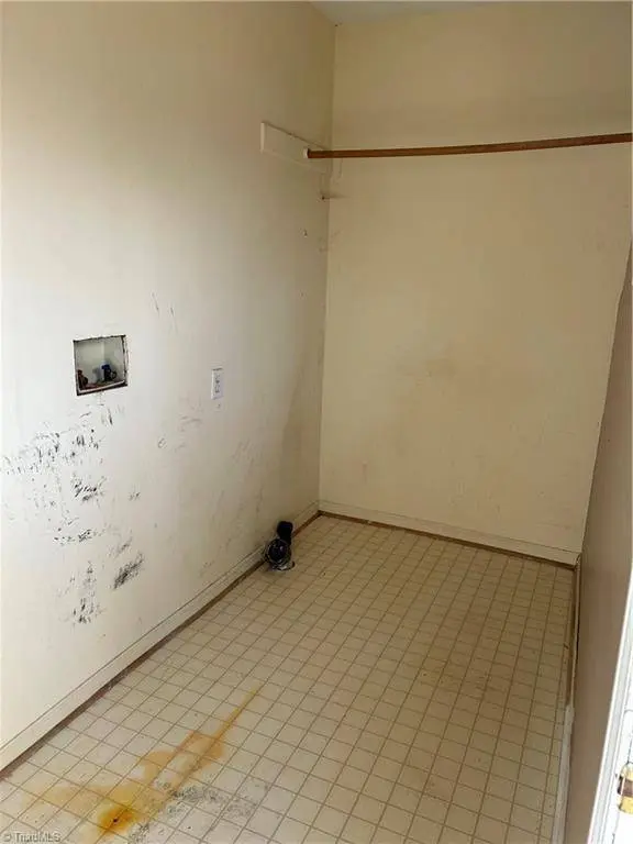 4932 Sylvanglade RD, Mcleansville, NC 27301