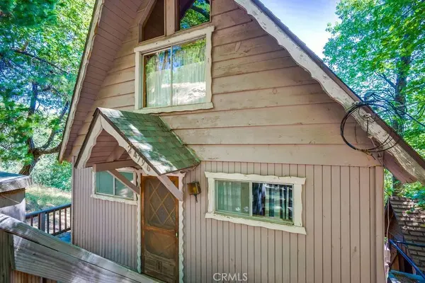 24796 Edelweiss DR, Crestline, CA 92325