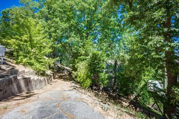 24796 Edelweiss DR, Crestline, CA 92325