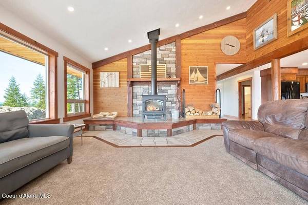 495 N RIDGEVIEW DR, Priest River, ID 83856