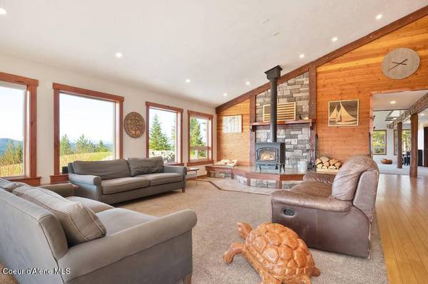 495 N RIDGEVIEW DR, Priest River, ID 83856