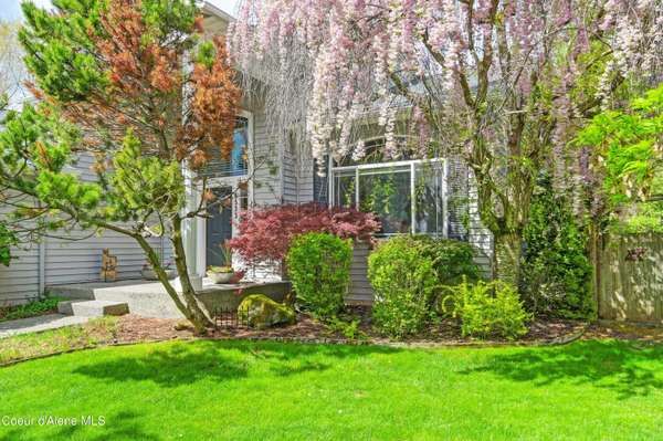 8533 N TARTAN DR, Hayden, ID 83835