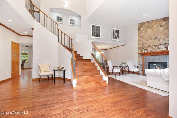 8533 N TARTAN DR, Hayden, ID 83835