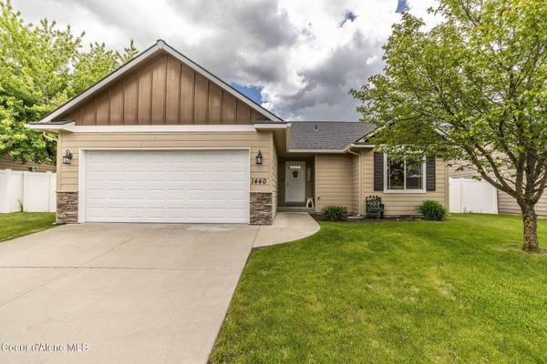 1440 N MOONSTONE ST, Post Falls, ID 83854