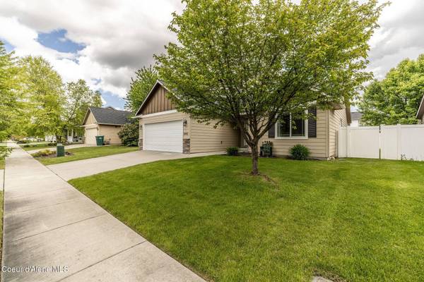 1440 N MOONSTONE ST, Post Falls, ID 83854