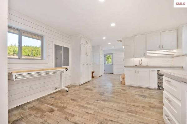 495 N Ridgeview Drive, Priest River, ID 83856