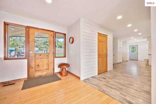 495 N Ridgeview Drive, Priest River, ID 83856