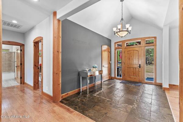 5401 E LANCASTER RD, Hayden, ID 83835