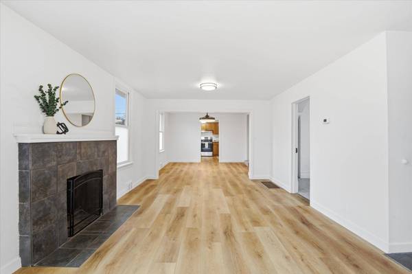 4616 N HAWTHORNE St, Spokane, WA 99205