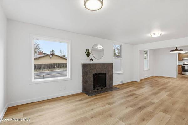 4616 N HAWTHORNE ST, Spokane, WA 99205