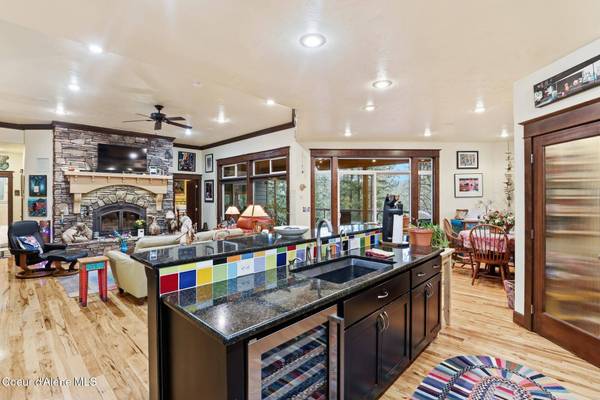 1280 S SIGNAL POINT RD, Post Falls, ID 83854