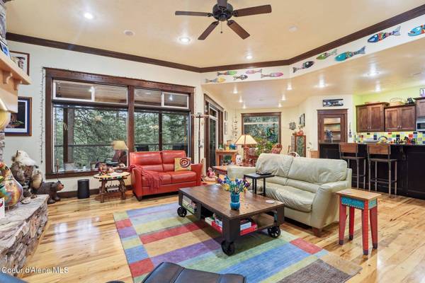 1280 S SIGNAL POINT RD, Post Falls, ID 83854