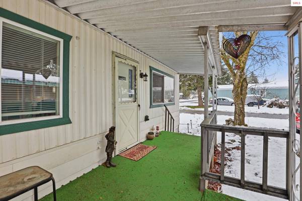 8901 E Flying Eagle Rd, Harrison, ID 83833