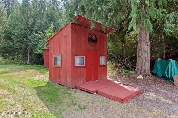 9076 CDA RIVER RD, Kingston, ID 83839
