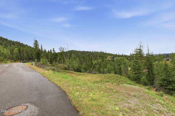 120 BLAZING SADDLE CT, Pinehurst, ID 83850