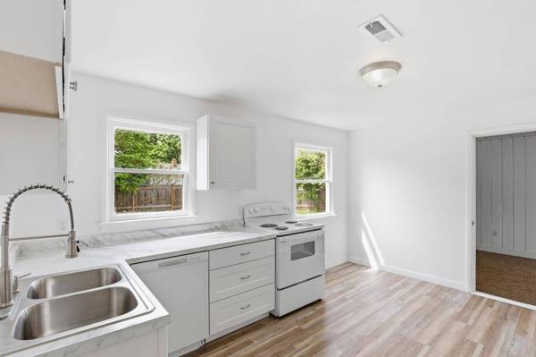 5123 W HOFFMAN Pl, Spokane, WA 99205