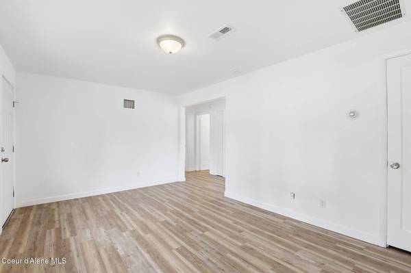 5123 W HOFFMAN PL, Spokane, WA 99205