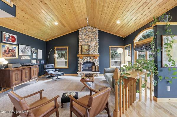 11331 N TRAFALGAR ST, Hayden, ID 83835