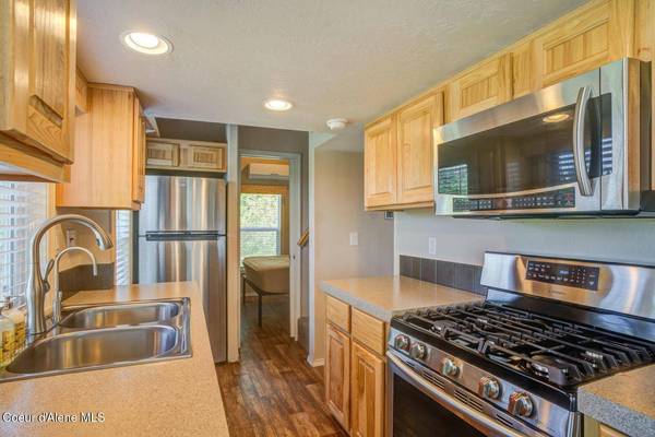 15040 S BENCH RD, Harrison, ID 83833