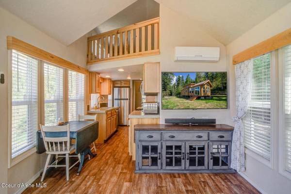 15040 S BENCH RD, Harrison, ID 83833