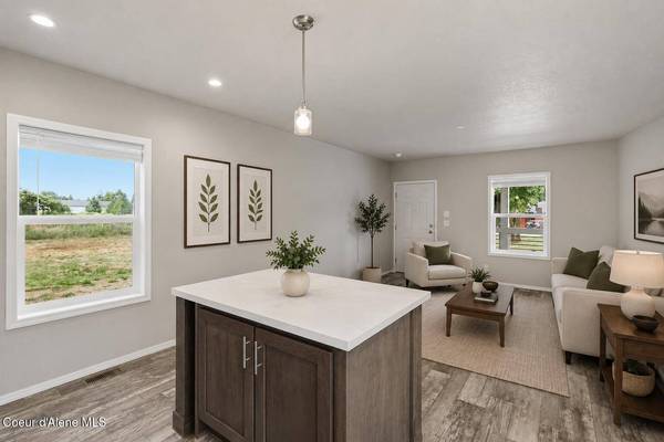 10401 N KENDER LN, Hayden, ID 83835
