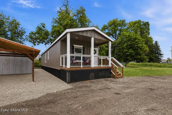 10401 N KENDER LN, Hayden, ID 83835