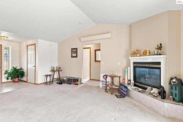 560 E Bunker Ave, Post Falls, ID 83854