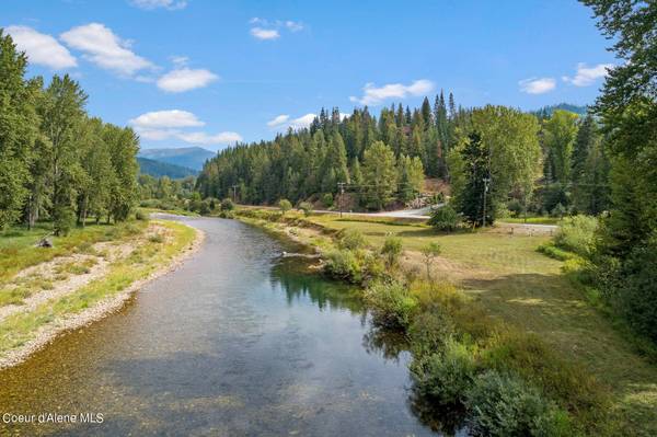 9076 CDA RIVER RD, Kingston, ID 83839