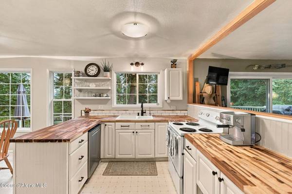 741 S FAIRMONT LOOP, Coeur d'Alene, ID 83814