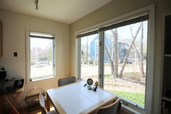 424 Little Lake Dr #40, Ann Arbor, MI 48103-6207