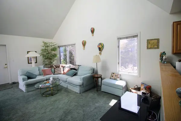 424 Little Lake Dr #40, Ann Arbor, MI 48103-6207