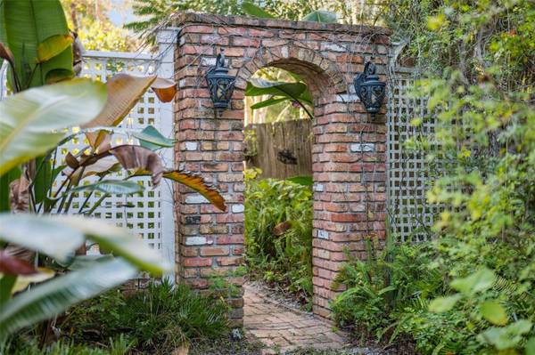 316 N LAKEVIEW DR, Lake Helen, FL 32744