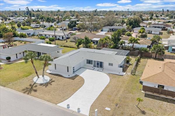 2210 BLACKWOOD DR, Venice, FL 34293