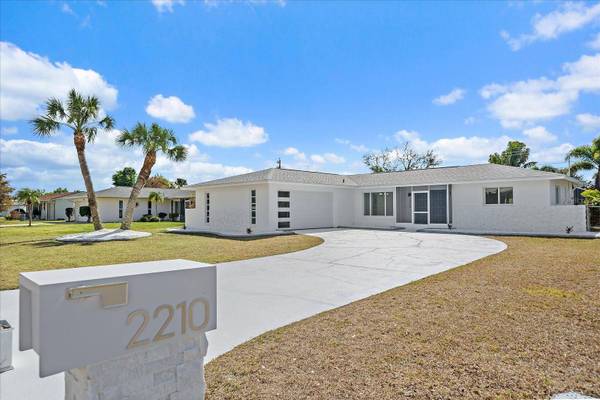 2210 BLACKWOOD DR, Venice, FL 34293
