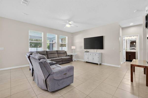 3262 PLUMLEE CT, Grand Island, FL 32735