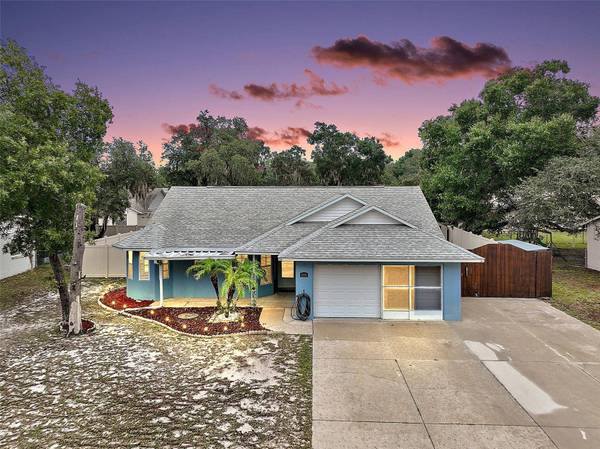 606 CRICKET HOLLOW LN
