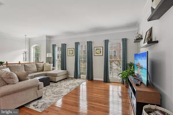 8408 CHAUCER HOUSE CT, Lorton, VA 22079