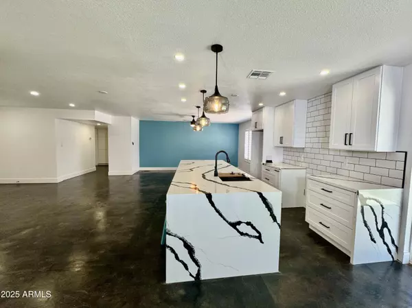 10037 N 42ND Drive, Phoenix, AZ 85051