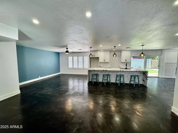 10037 N 42ND Drive, Phoenix, AZ 85051