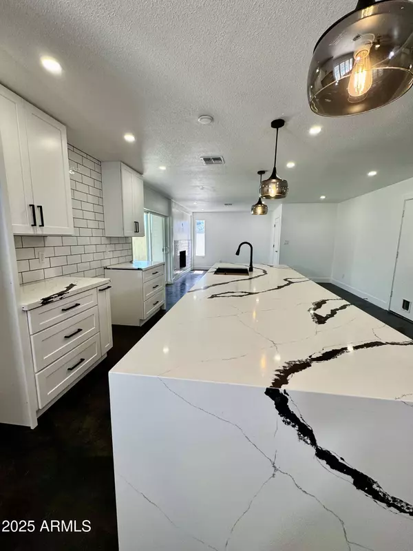 10037 N 42ND Drive, Phoenix, AZ 85051