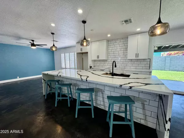 10037 N 42ND Drive, Phoenix, AZ 85051