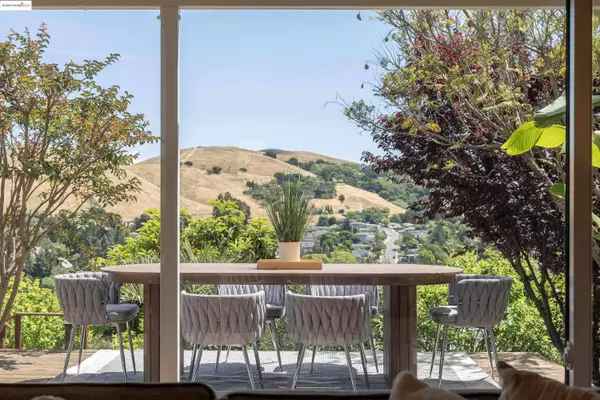 2086 Costa Ct, Pinole, CA 94564