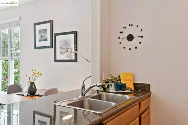 1121 40th ST #5204, Emeryville, CA 94608