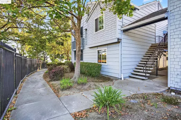 165 Lighthouse Dr, Vallejo, CA 94590